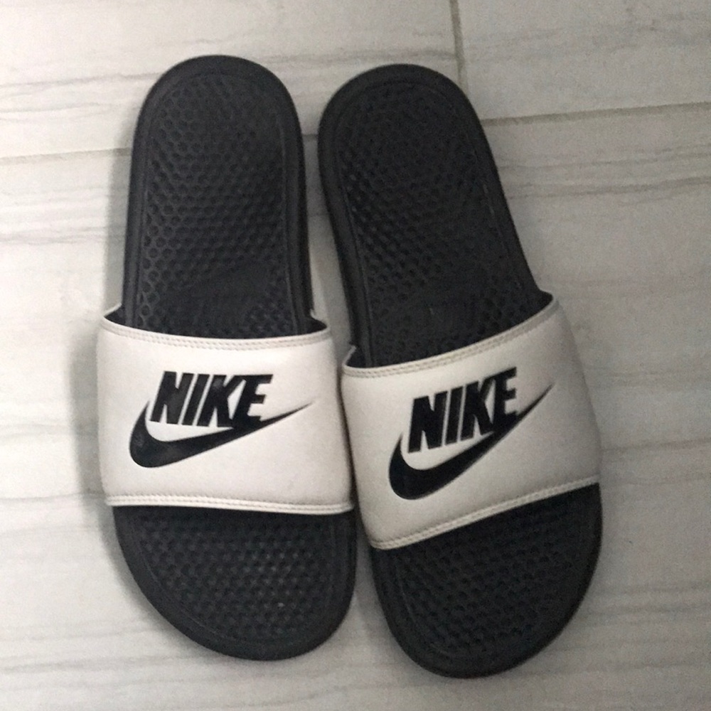 Nike men’s size 10 slides